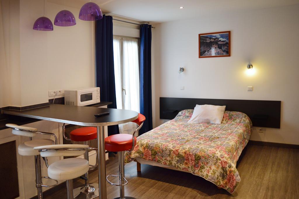 Hotel Moderne Saint-Denis  Pokoj fotografie